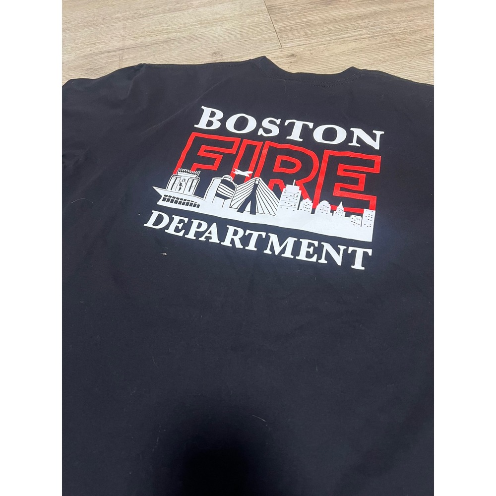 Boston Fire Department BFD T-Shirt Mens XXL Black Skyline Graphic Tee NWOT - Picture 5 of 7